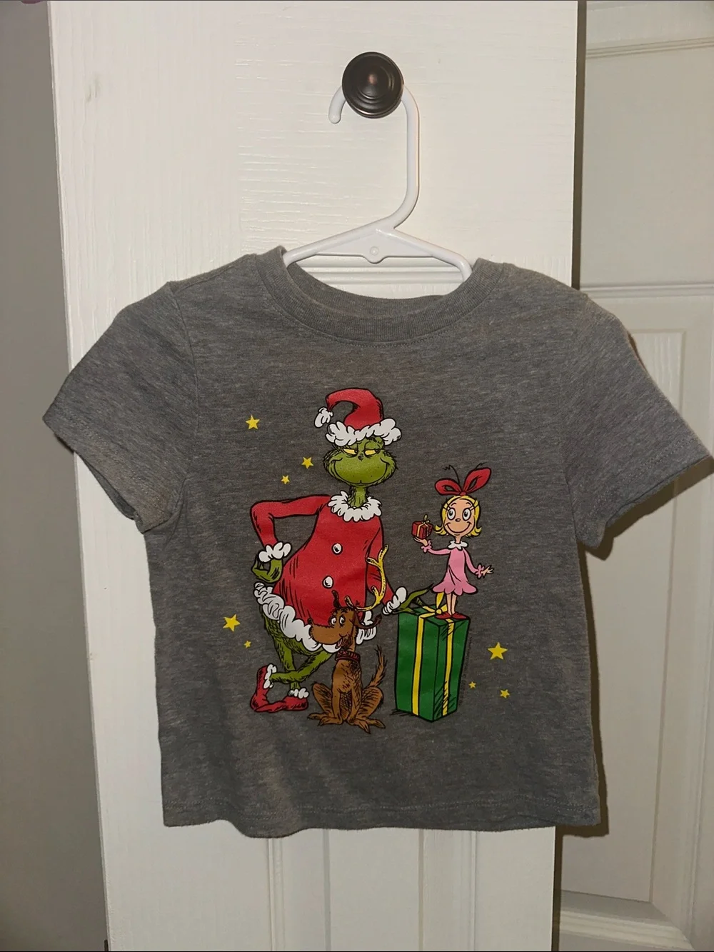 Old Navy Gray Grinch Holiday Graphic Tee